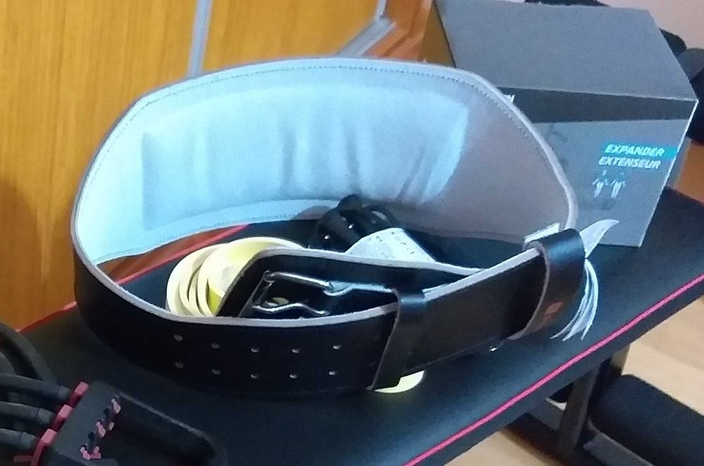 Banco de Musculação e Abdominais + muitos acessórios