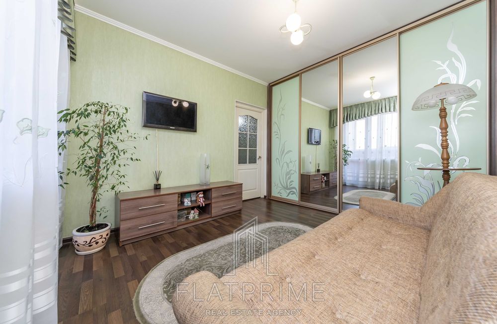 Без % метро Теремки 4 кімнатна з ремонтом, програми - ТАК