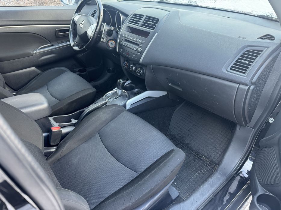 Mitsubishi ASX 2012 год автомат 136тыс. пробег