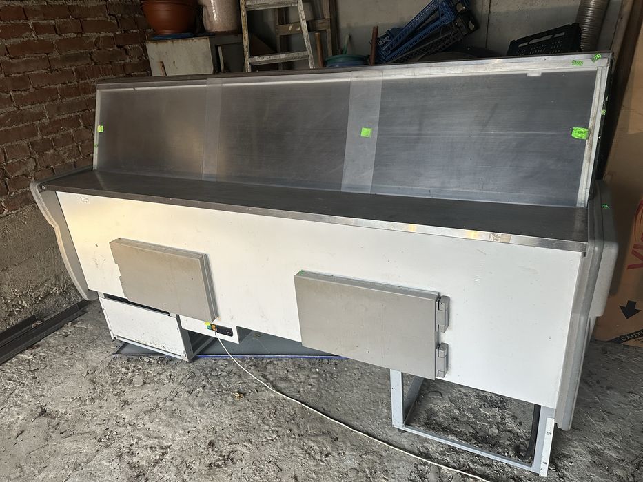 Холодильна вітрина