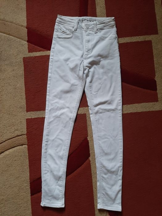 Джинси білі 25р.