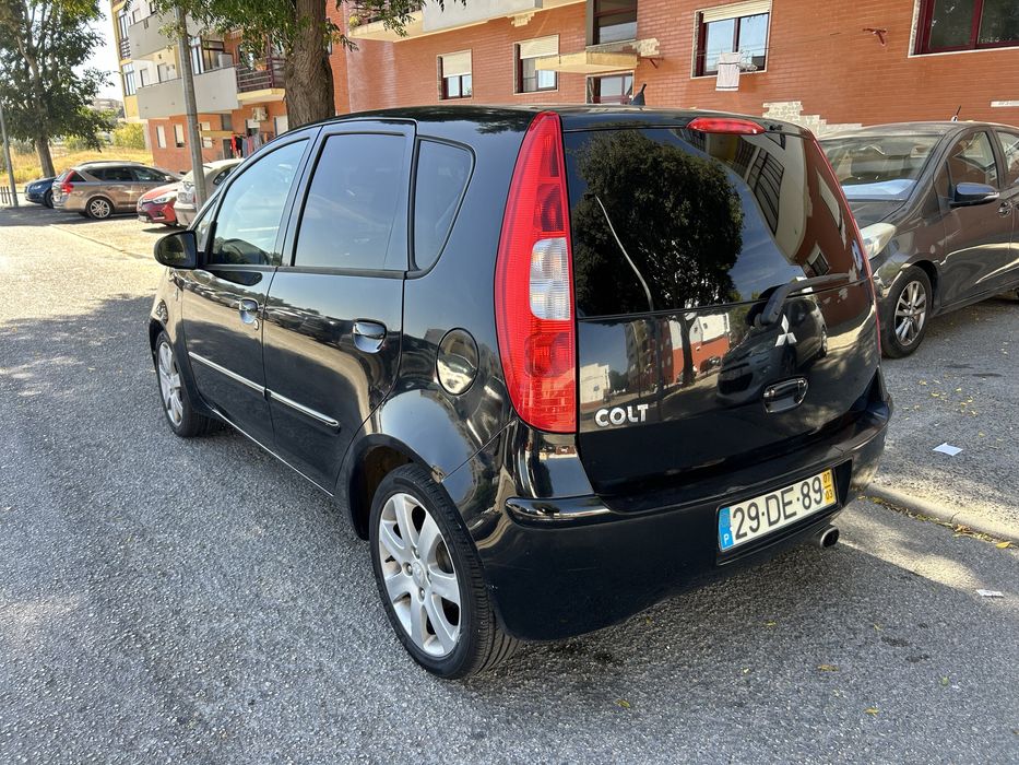 Mitsubishi colt 1.1 com apenas 41000km