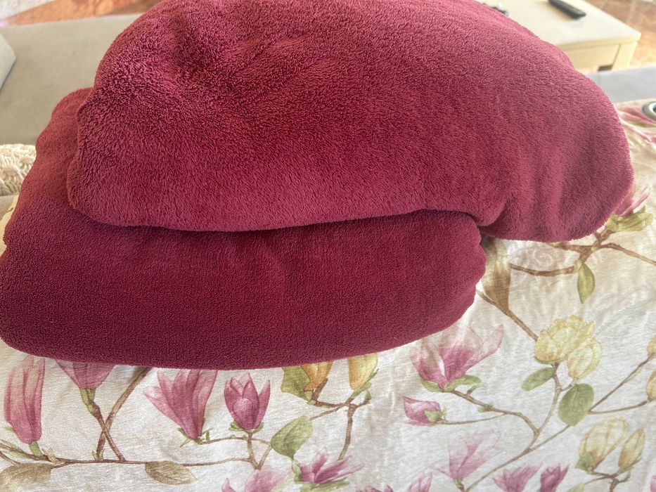 Cortinados Gato Preto x 4 com oferta de 2 mantinhas.