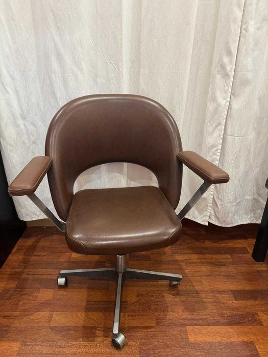 Cadeira de Escritório Executiva em Pele Castanha-Escura