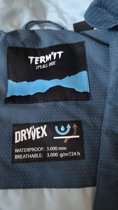 Лижний костюм в ідеальному стані.