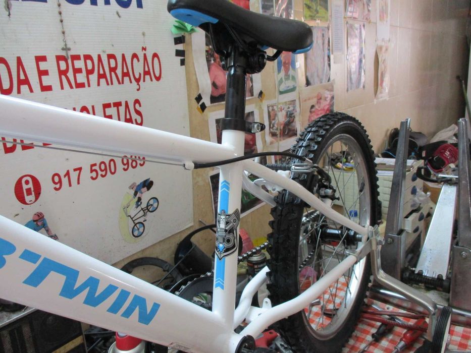 Criança B’Twin branca roda 20 c/ rodinhas