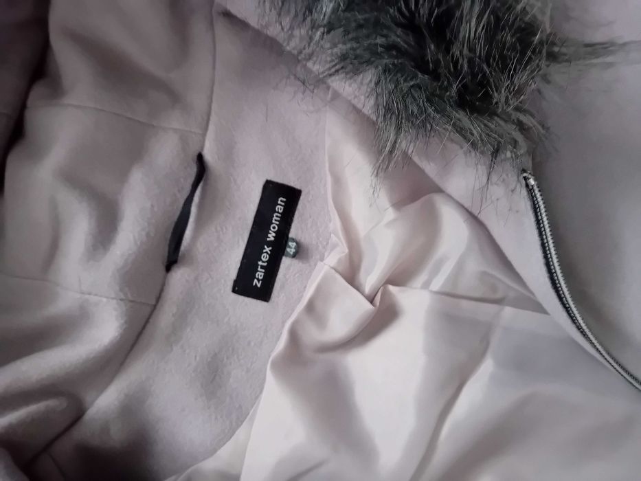 Płaszcz z futerkiem odpinanym