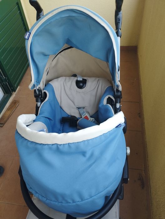 Carrinho com ovo para bebé.