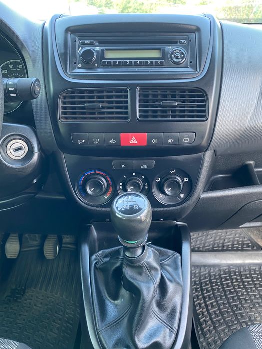 Fiat Doblo 2012 год,пассажир 7мест