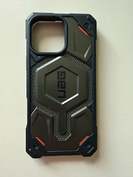 Продам Чехол UAG Monarch Pro для iPhone 16 pro max green