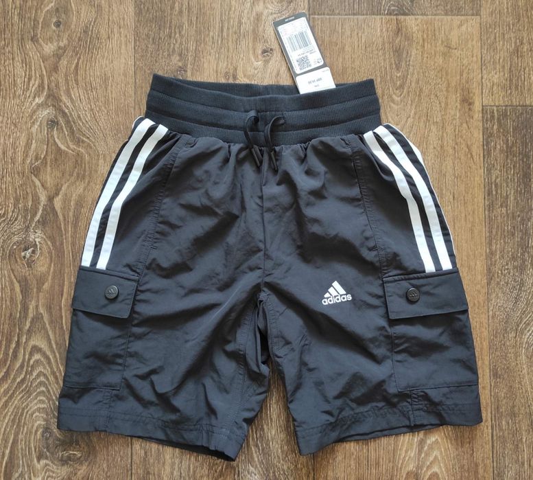 7-8 Adidas оригінальні дитячі шорти