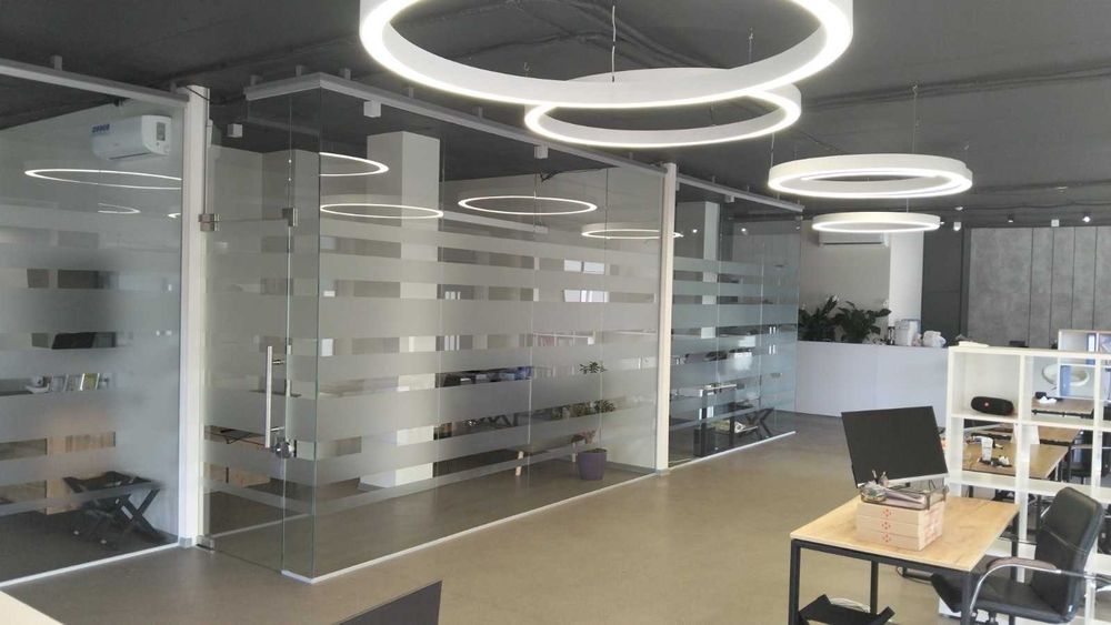 Печать баннера, банер, пленка, наклейки, монтаж, вывески, дизайн