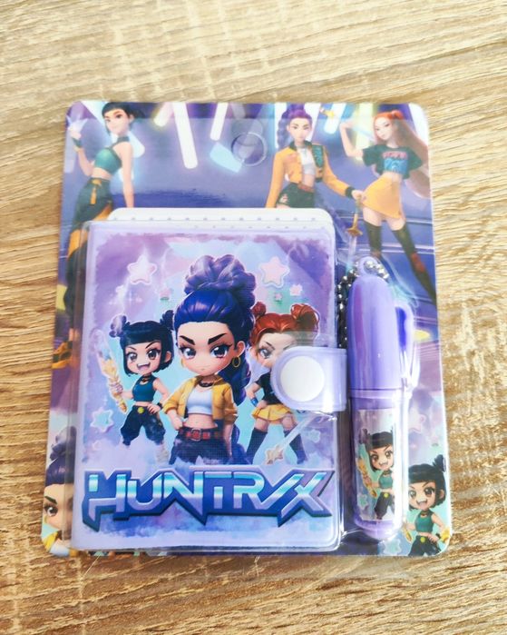 K-pop Demon Hunters - notes z piórem.