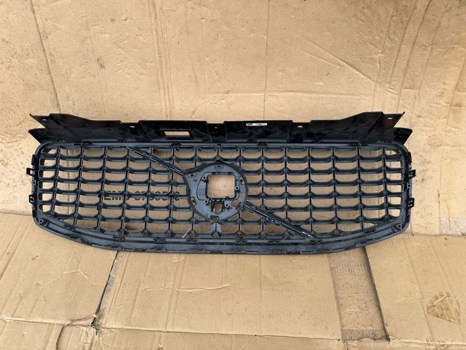 Grill atrapa volvo xc60 r-design 2018 do 2024