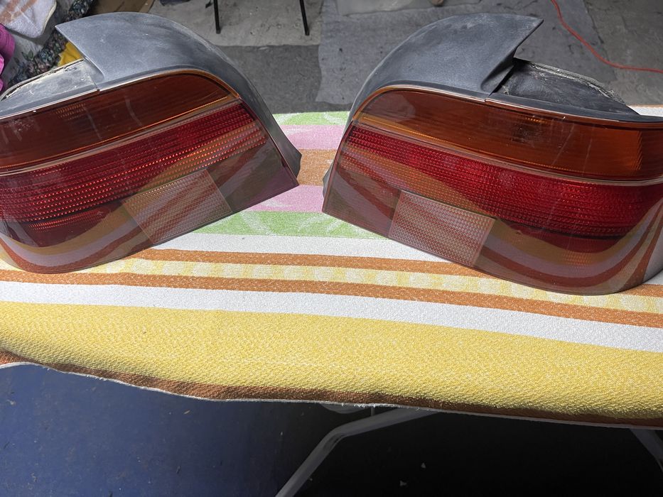 Vendo Farolins traseiros BMW E39 sedan