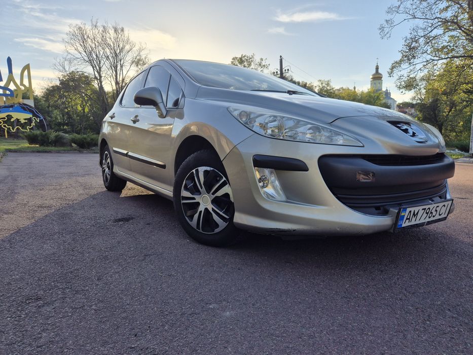 Автомобіль Peugeot 308 / 2010 року / дизель 1.6
