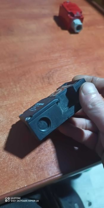 Schmersal AZ16-03ziB1-M16 wyłącznik bezpieczeństwa