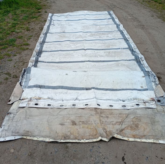 Plandeka z dachu naczepy 13,5 x 2,5m
