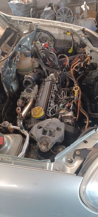 Faço  serviços rápido de mecanica