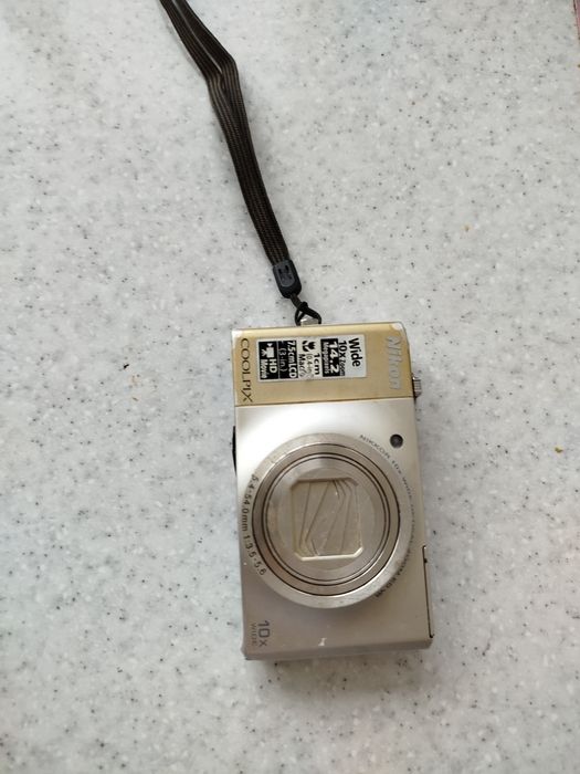 Nikon COOLPIX S8000
