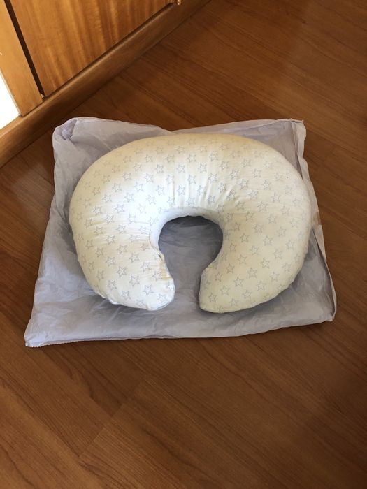 Almofada de amamentar da Chicco. T. S.