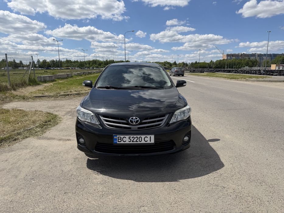 Автомобіль Toyota Corolla 2010 рік