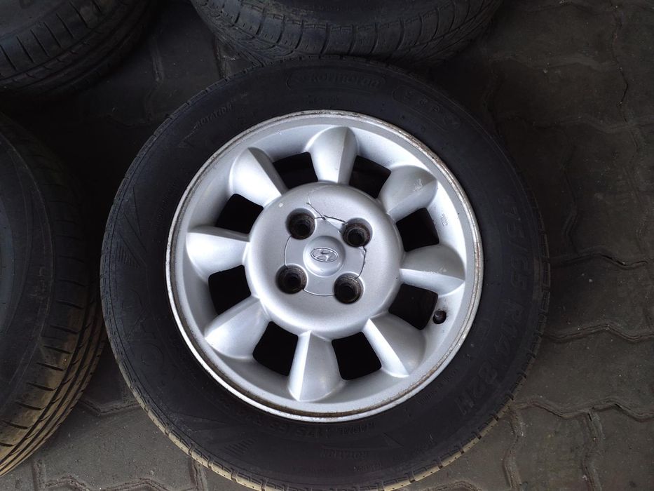 Jantes Hyundai R14 Com Pneus 175/65 Furação 4X100