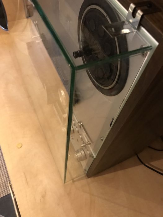 Крышка на магнитофон