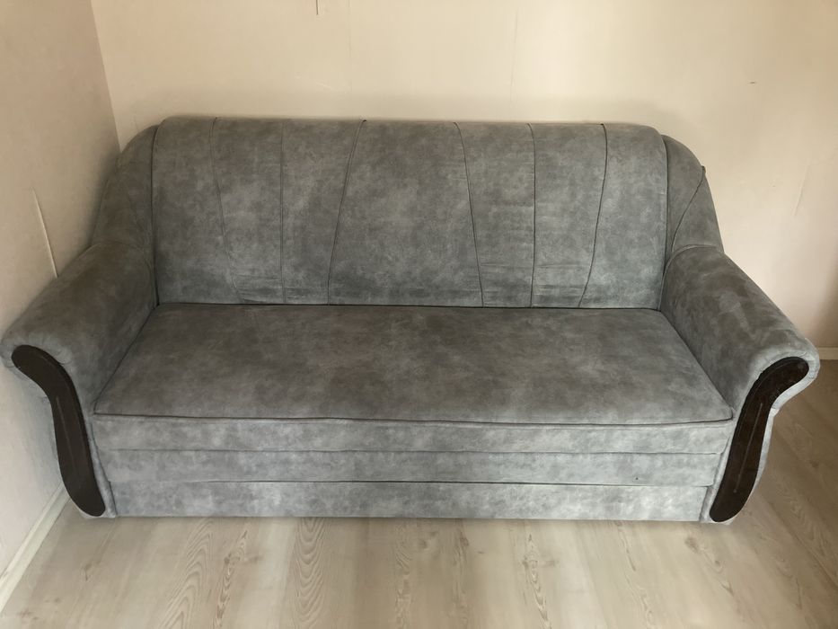 Продам диван.