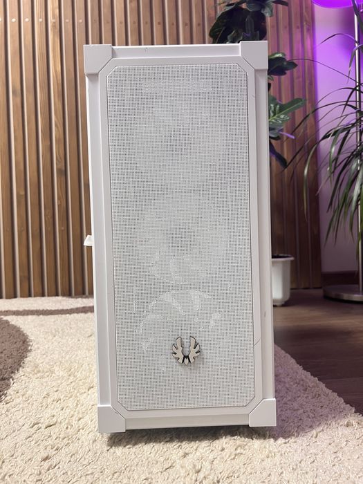 Продаю новий корпус BitFenix Graph Mesh 4