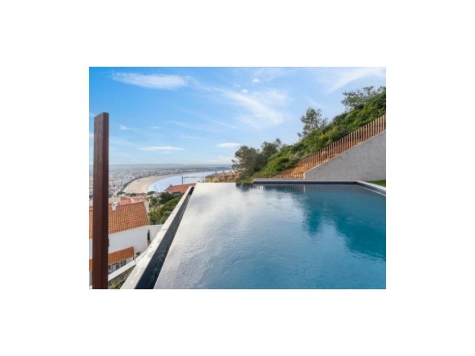 São Martinho- T3- 2º andar com terraço, piscina e jacuzzi privativo