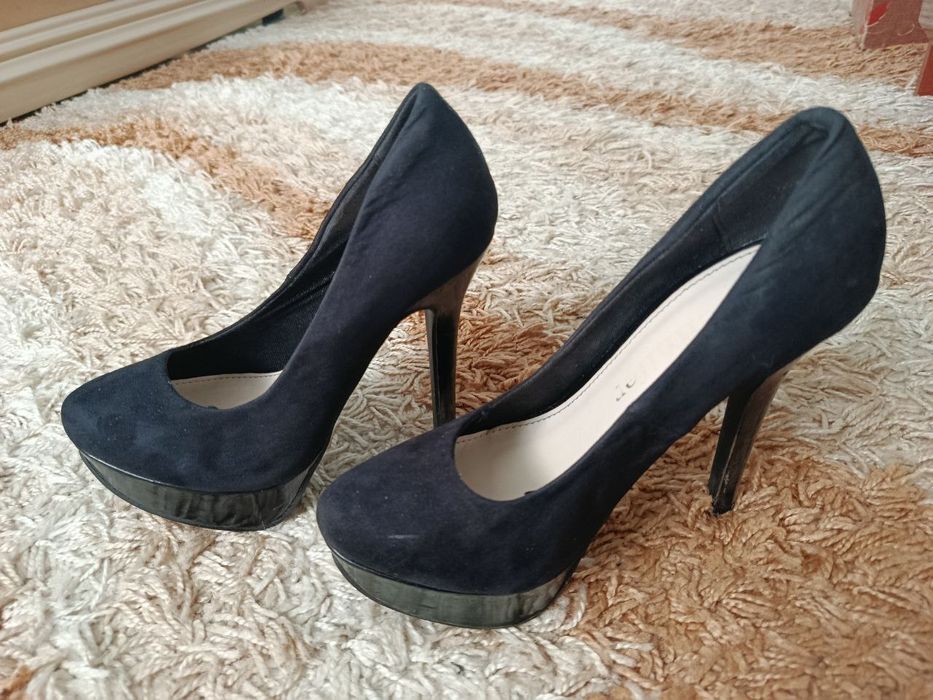 Жіночі туфлі на підборах