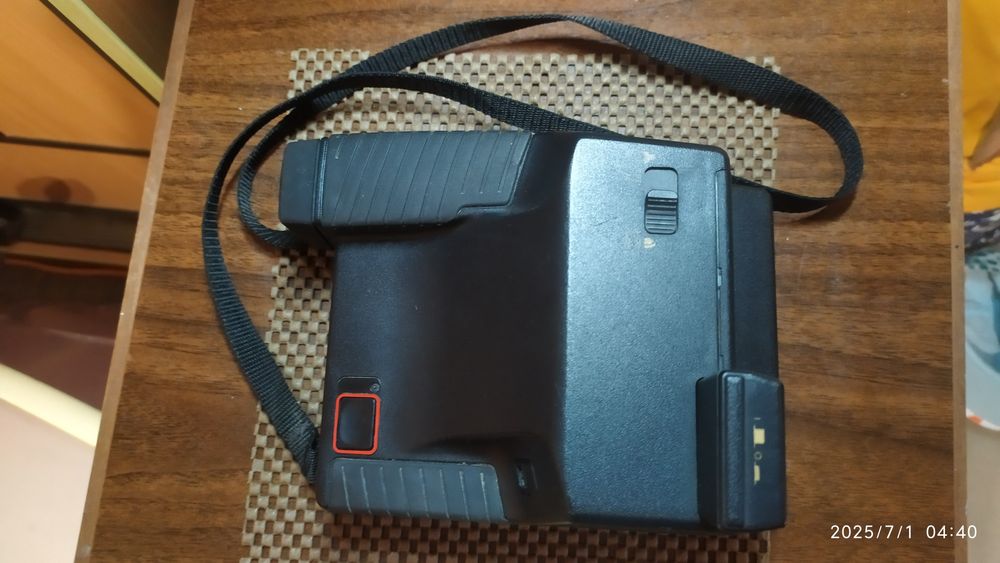 Фотоаппарат мгновенной съёмки