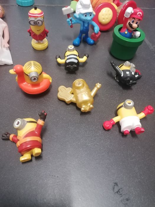 Brinquedos : minnions e outros : 50 peças