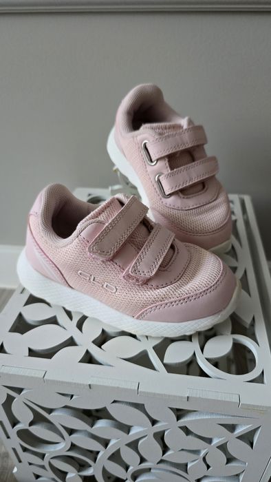 Кросівки для дівчинки