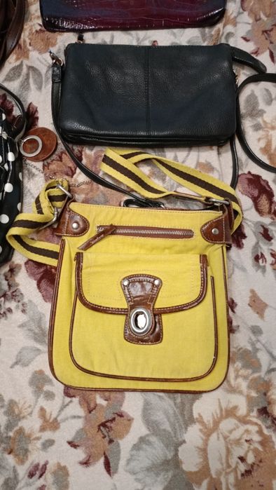 Жёлтая текстильная сумка планшетка