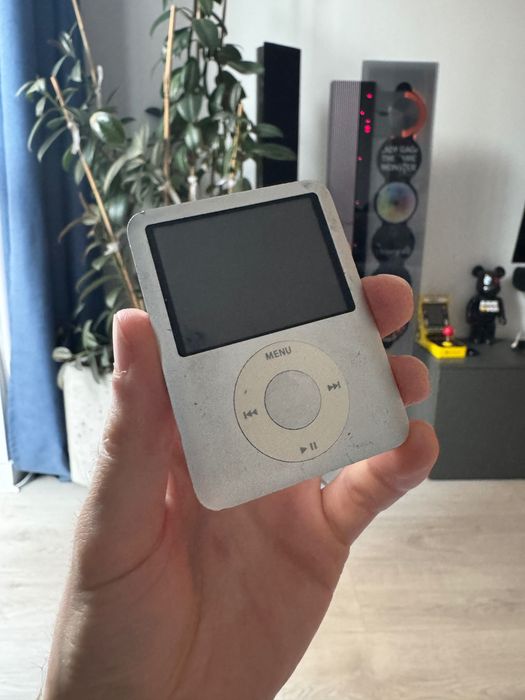 Apple iPod Nano 3rd Gen 4GB MP3 плеєр 53