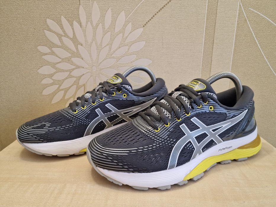 Жіночі кросівки Asics Gel-Nimbus 21 розмір 39-39.5