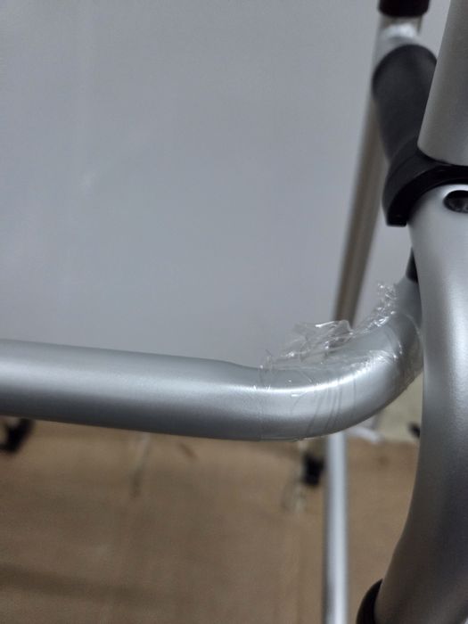 Andarilho com apoio antebraço