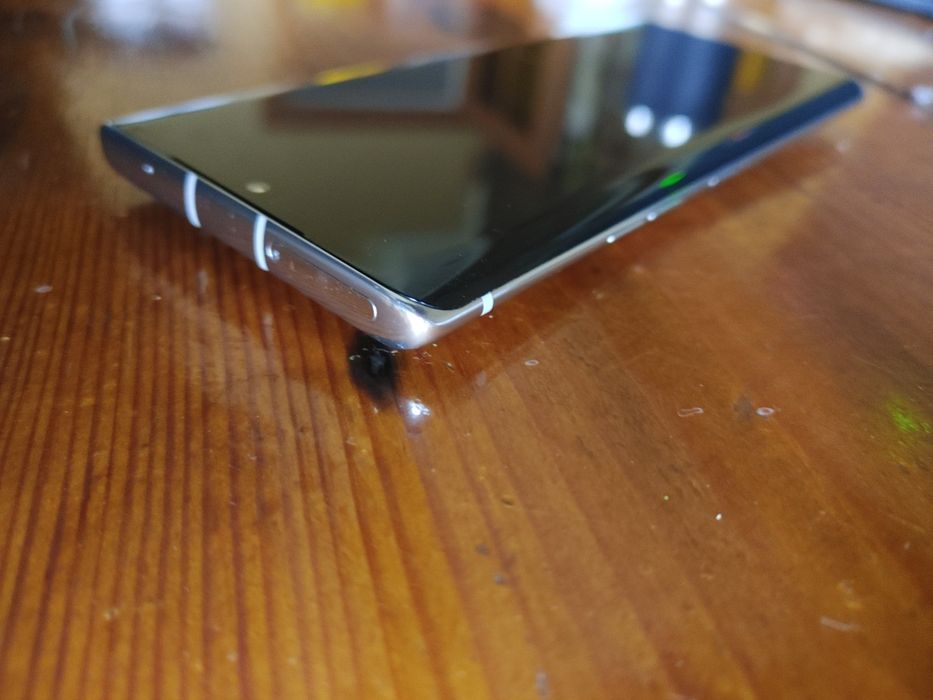 LG Velvet 8/128, вживаний, Корея, +2 бампера, зарядка, кабель.