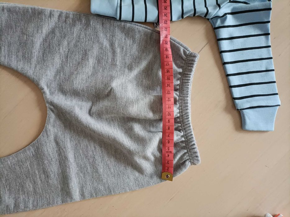 Komplet niemowlęcy 56-62 chłopięcy dres