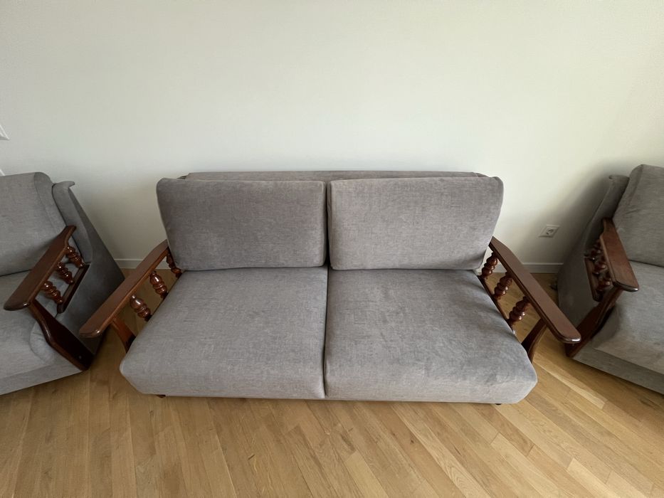 Диван і два мʼяких крісла