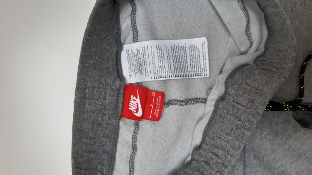 Leginsy Nike r.S