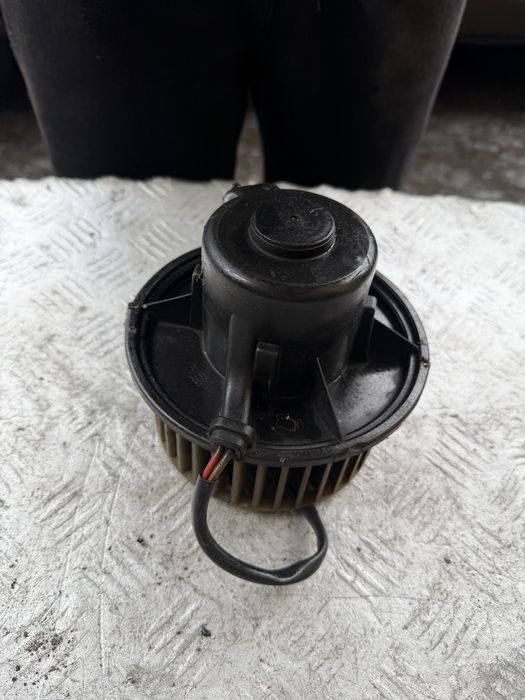 Моторчик печки вентилятор Ауди б3 80 audi 80 b3 год 1989