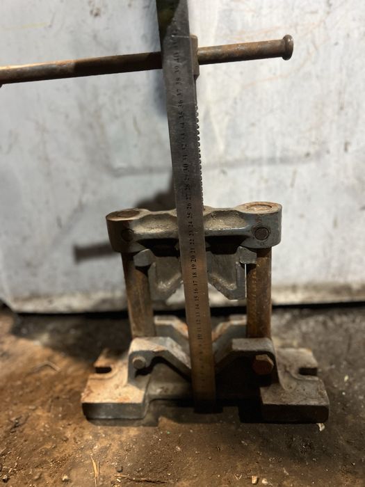 Тиски трубные откидные