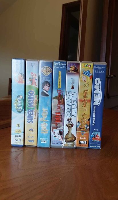 Cassetes de filmes infantis em português