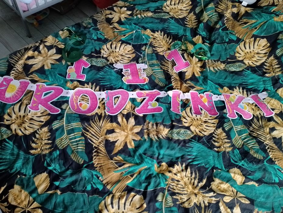 Girlanda i ozdoby na 1 urodzinki dla dziewczynki