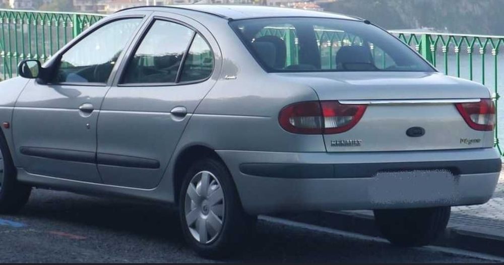 Renault Megane Classic tylna szyba