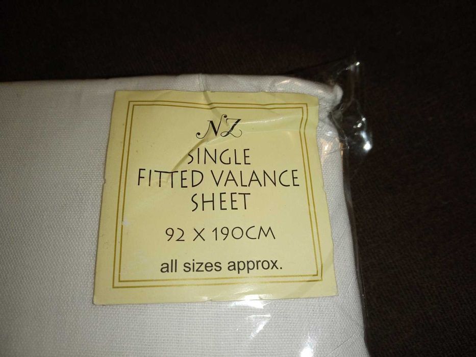 Простирадло з рюшами (воланом) односпальне 90 х 190 см. НОВЕ.