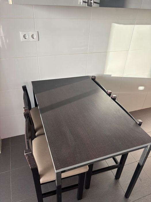 Mesa / 4 cadeiras